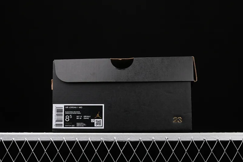 All categories Air Jordan Jordan series basketball shoes Air Jordan 1 Mid Air Jordan 1 Mid AJ1 Joe 1 black and red toe Zhongbang series basketball shoes 554724-066